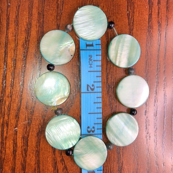 Floating Light Green Shell Bead Flat Cord Bracelet Homemade! - Picture 6 of 7